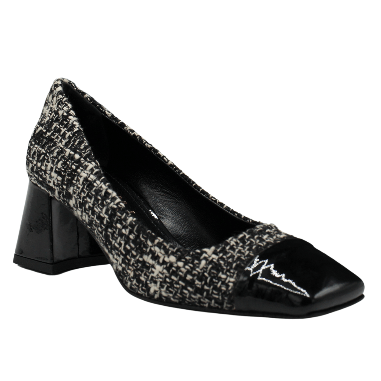 A058 Tweed Pump