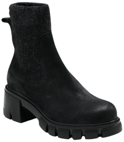 8335 Heeled Bootie